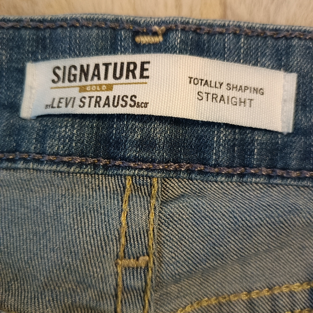 Levi's Women's Denim Jeans Size 12 - Picture 4 of 7